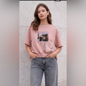 Women’s t shirt wit abstract print